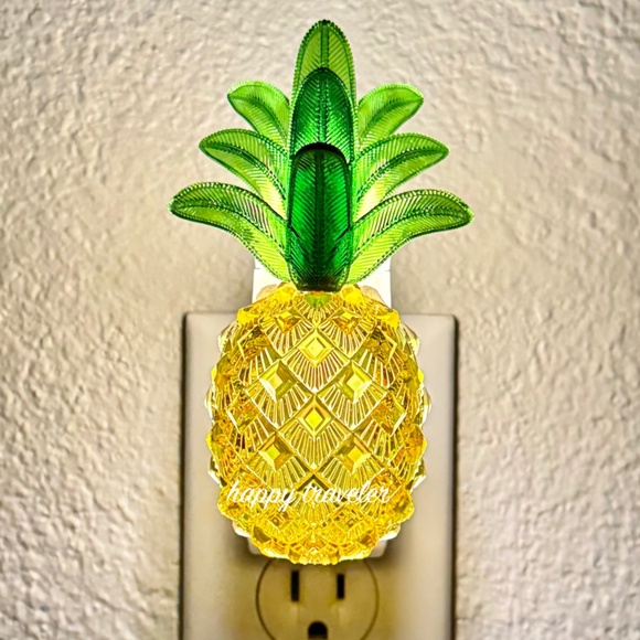 PINEAPPLE Wallflowers Scent Control™ Nightlight Plug - Picture 1 of 4